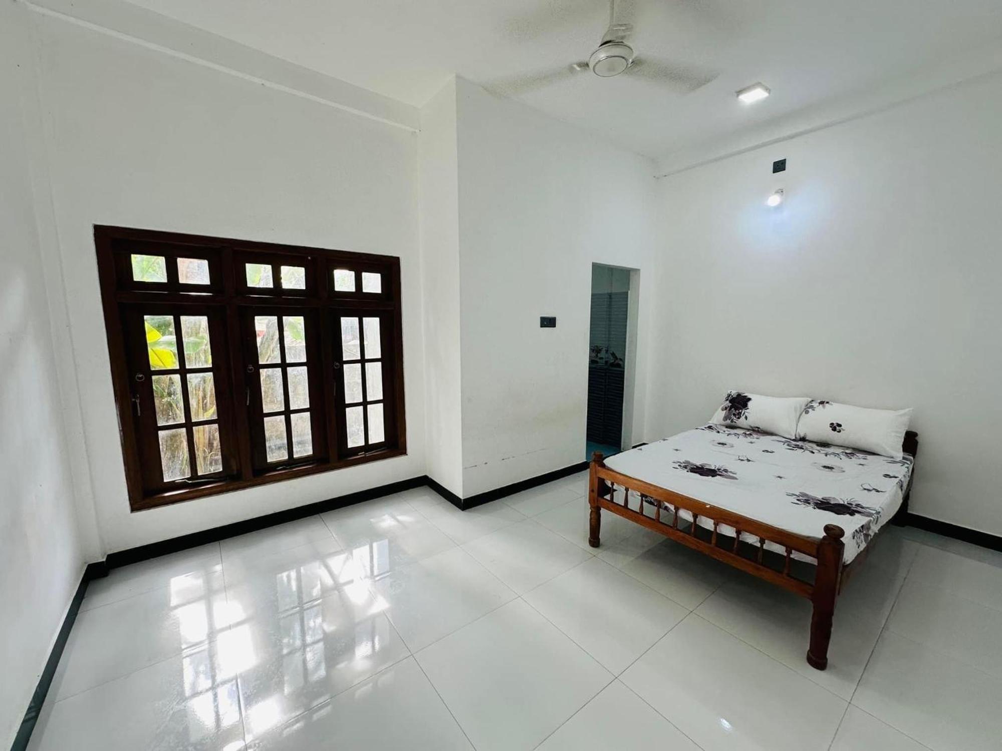 Lalitha Holiday Inn Jaffna Buitenkant foto